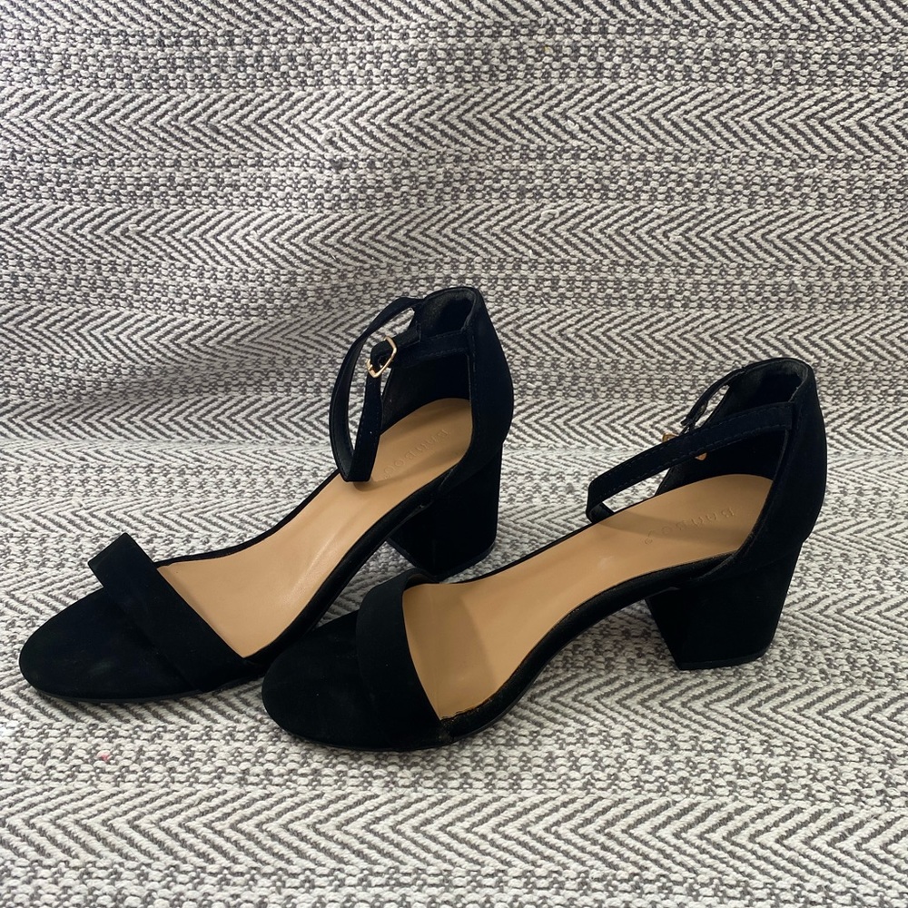 Women’s Black Heels Size 9